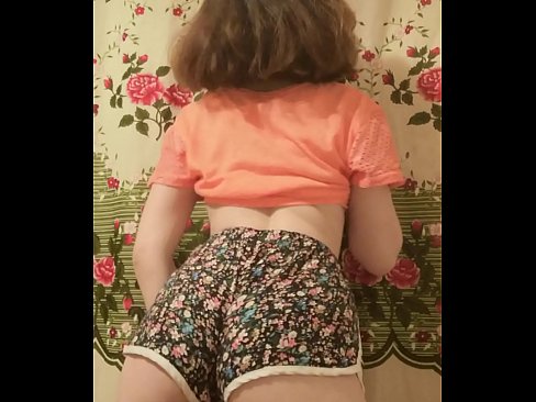 ❤️ Sexy jonge babe dy't har koarte broek op 'e kamera útstrielet Slutsen op fy.pornma-com.ru ☑