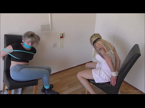 ❤️ Ferslave / fêstbûn en gagged / famke yn need Slutsen op fy.pornma-com.ru ☑