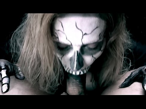 ❤️ Demon famke sûgje hoanne mei har swarte mûle en slikken cum. Slutsen op fy.pornma-com.ru ☑