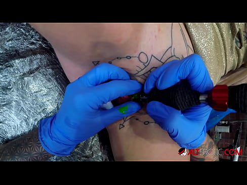 ❤️ Ekstreem tattooed hottie Sully Savage krige in tattoo op har klitoris Slutsen op fy.pornma-com.ru ☑
